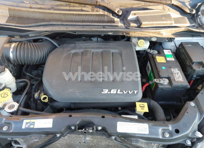 Photo 10 of 2015 Chrysler Town & COUNTRY S (VIN 2C4RC1HG9FR646447)