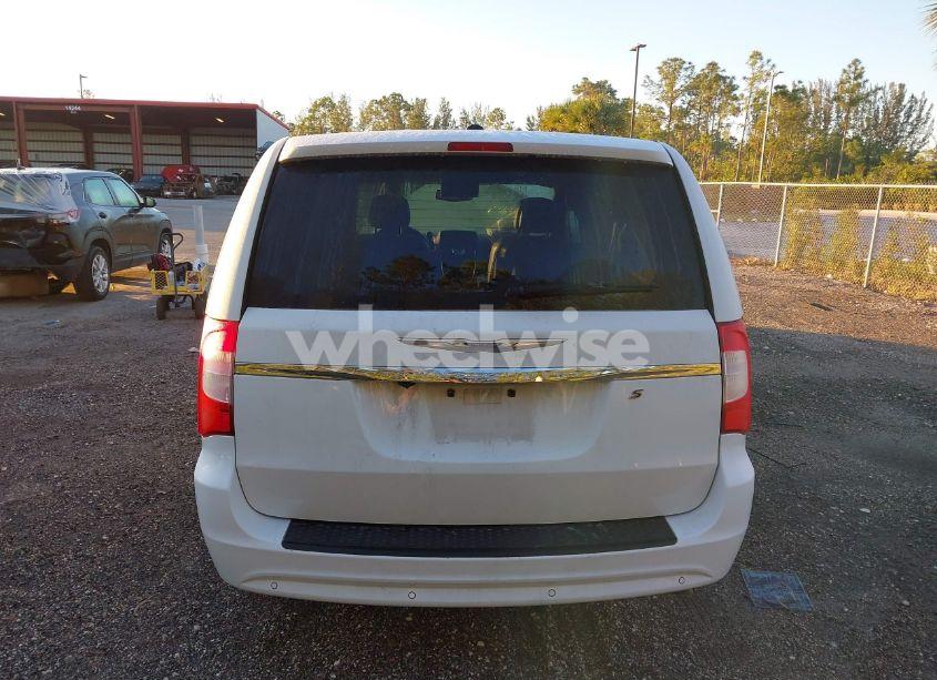 Photo 16 of 2015 Chrysler Town & COUNTRY S (VIN 2C4RC1HG9FR646447)