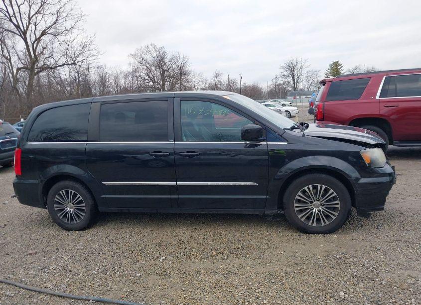 Photo 13 of 2014 Chrysler Town & COUNTRY S (VIN 2C4RC1HGXER178145)