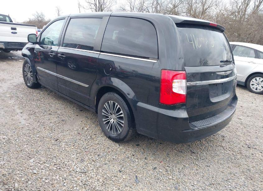 Photo 3 of 2014 Chrysler Town & COUNTRY S (VIN 2C4RC1HGXER178145)