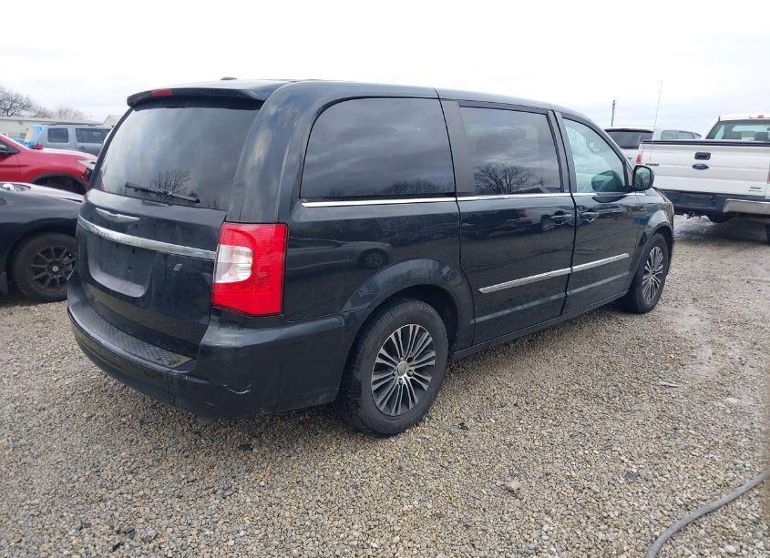 Photo 4 of 2014 Chrysler Town & COUNTRY S (VIN 2C4RC1HGXER178145)