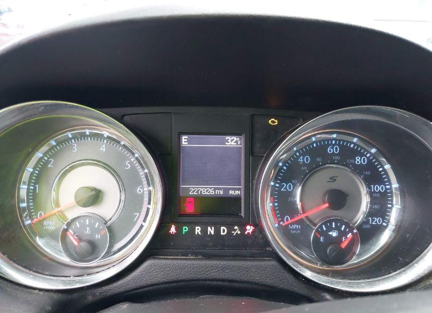 Photo 7 of 2014 Chrysler Town & COUNTRY S (VIN 2C4RC1HGXER178145)