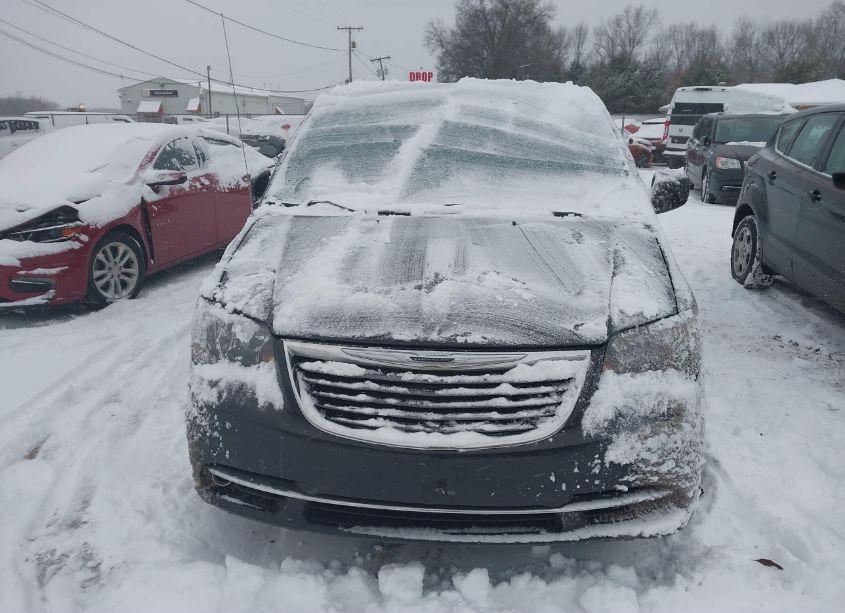 Photo 6 of 2014 Chrysler Town & COUNTRY S (VIN 2C4RC1HGXER467249)