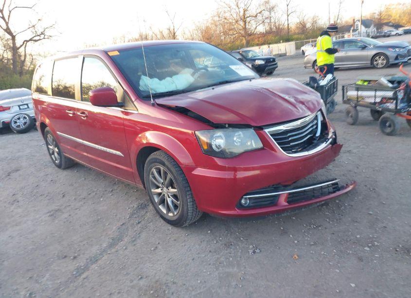 2015 Chrysler Town & COUNTRY S (VIN 2C4RC1HGXFR529279) main photo