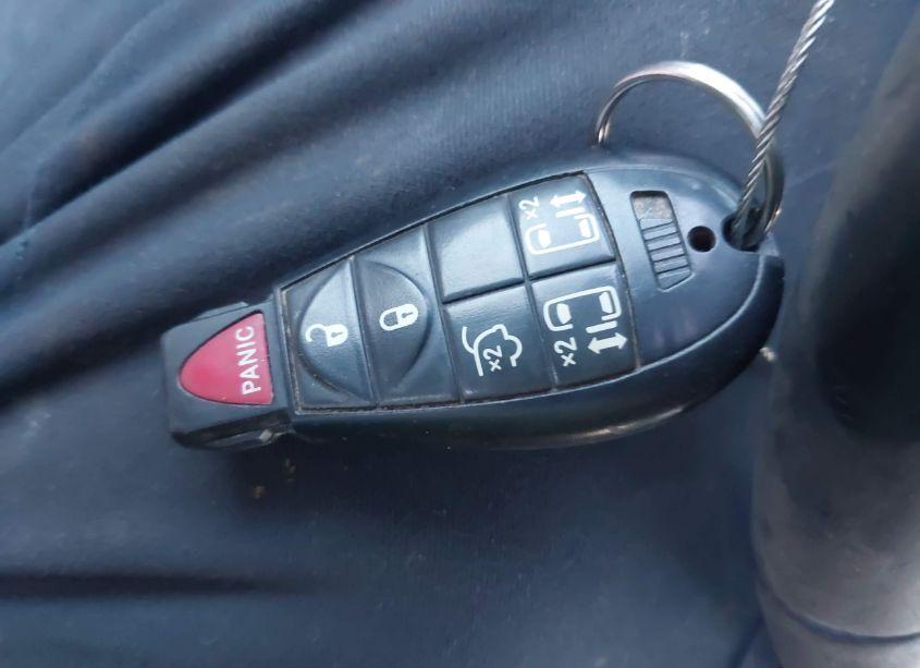 Photo 11 of 2015 Chrysler Town & COUNTRY S (VIN 2C4RC1HGXFR529279)