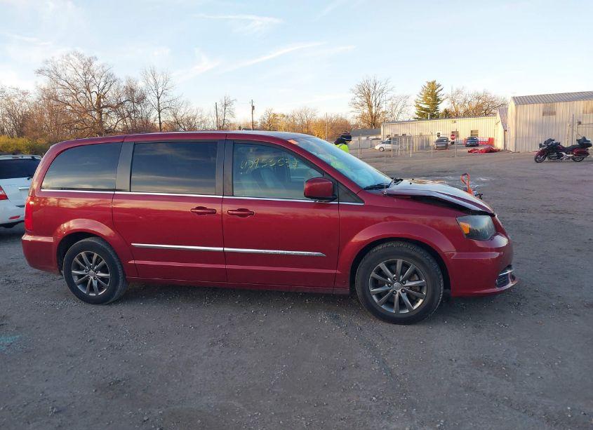 Photo 13 of 2015 Chrysler Town & COUNTRY S (VIN 2C4RC1HGXFR529279)