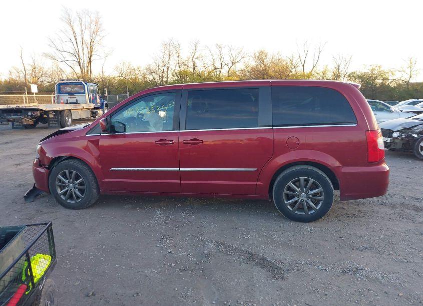 Photo 14 of 2015 Chrysler Town & COUNTRY S (VIN 2C4RC1HGXFR529279)