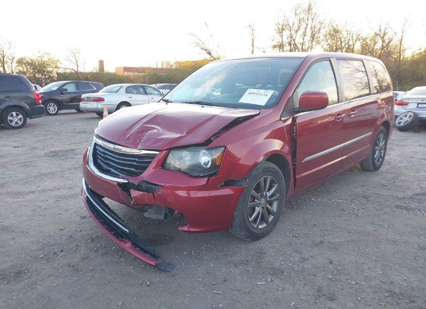Photo 2 of 2015 Chrysler Town & COUNTRY S (VIN 2C4RC1HGXFR529279)