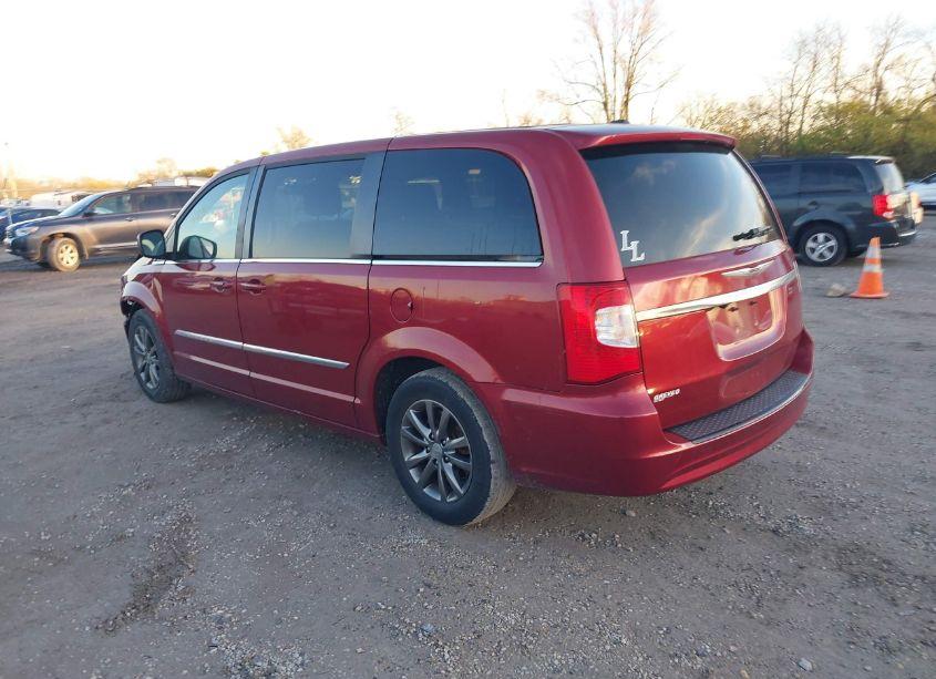 Photo 3 of 2015 Chrysler Town & COUNTRY S (VIN 2C4RC1HGXFR529279)