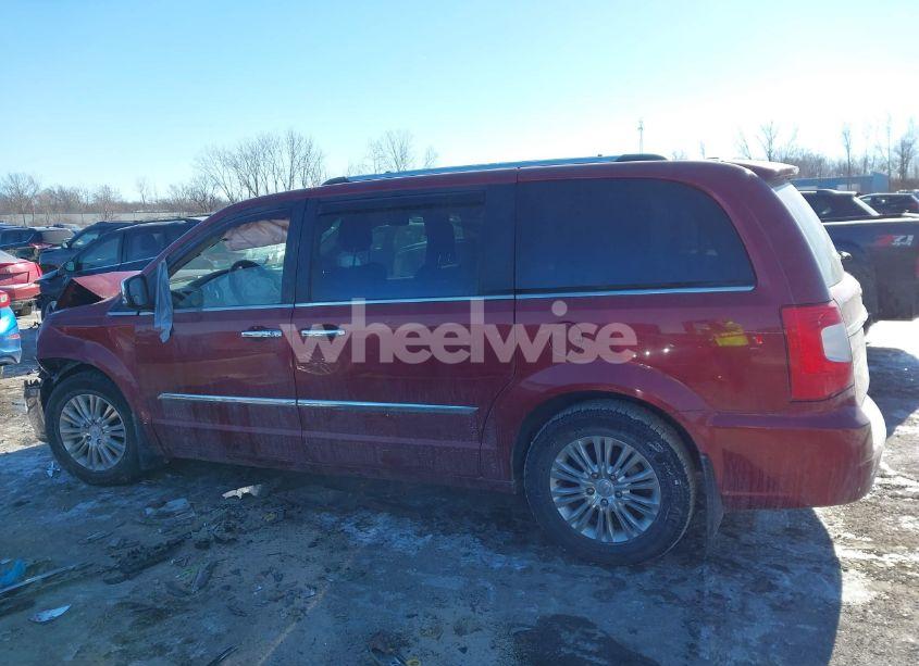 Photo 14 of 2016 Chrysler Town & COUNTRY LIMITED (VIN 2C4RC1JG2GR136095)