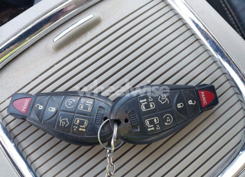 Photo 11 of 2016 Chrysler Town & COUNTRY LIMITED (VIN 2C4RC1JG4GR189817)