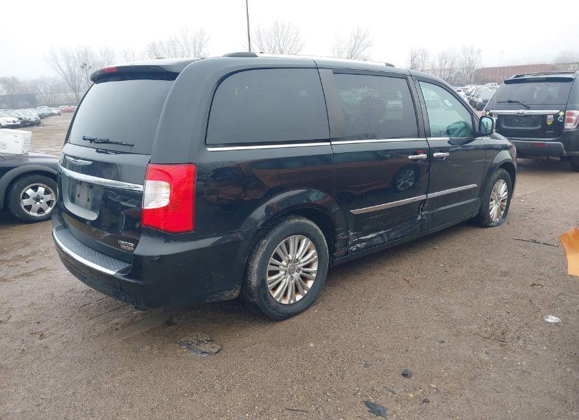 Photo 4 of 2015 Chrysler Town & COUNTRY LIMITED (VIN 2C4RC1JG6FR714987)