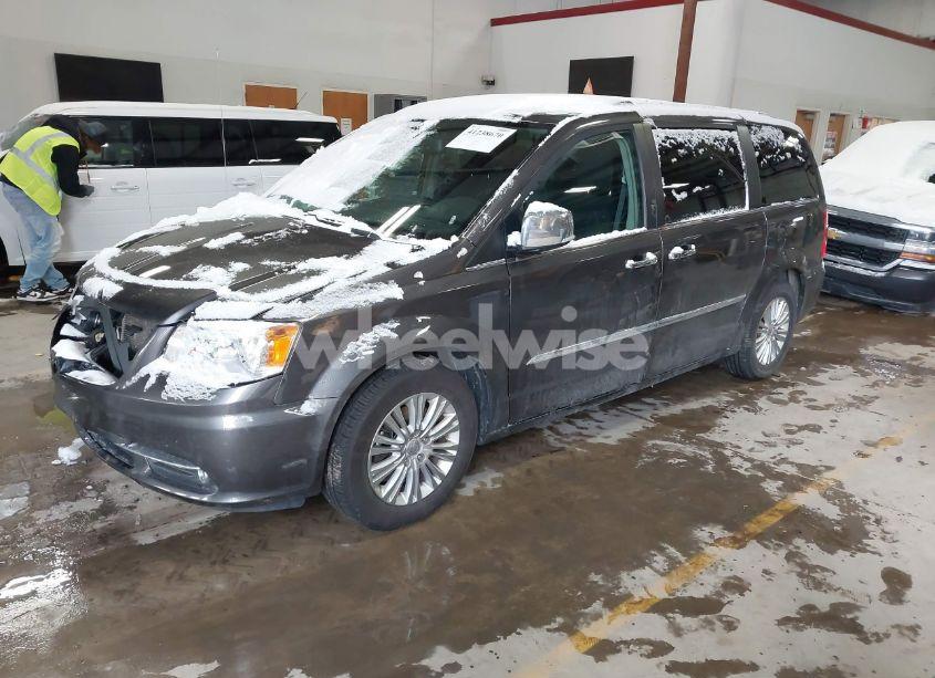 Photo 2 of 2016 Chrysler Town & COUNTRY LIMITED (VIN 2C4RC1JG7GR254241)