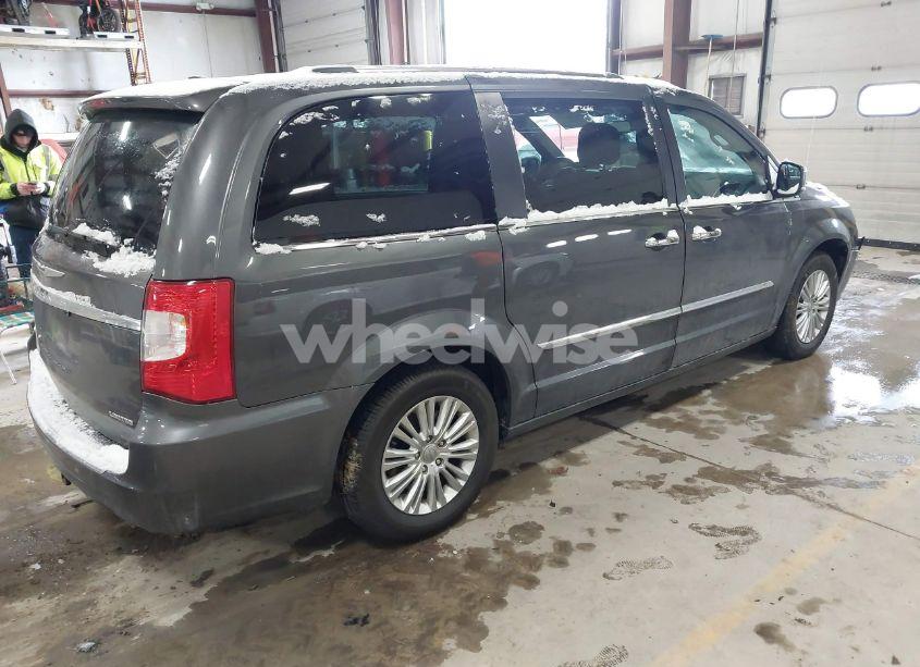 Photo 4 of 2016 Chrysler Town & COUNTRY LIMITED (VIN 2C4RC1JG7GR254241)