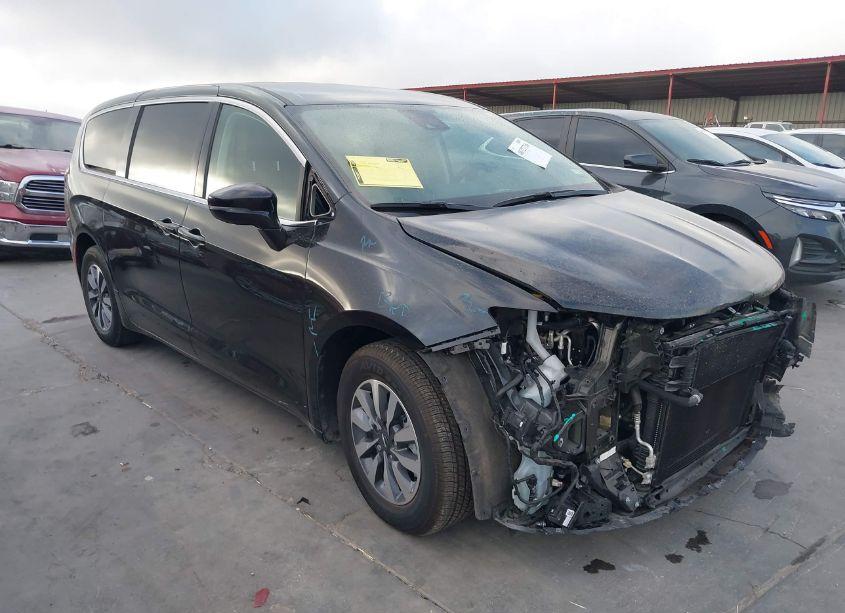 2022 Chrysler Pacifica HYBRID TOURING L (VIN 2C4RC1L70NR151303) main photo