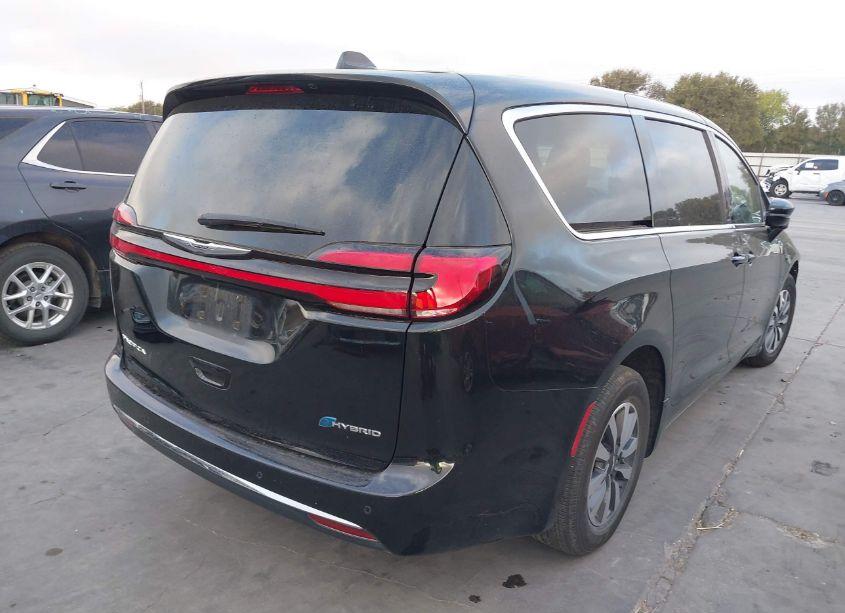 Photo 4 of 2022 Chrysler Pacifica HYBRID TOURING L (VIN 2C4RC1L70NR151303)