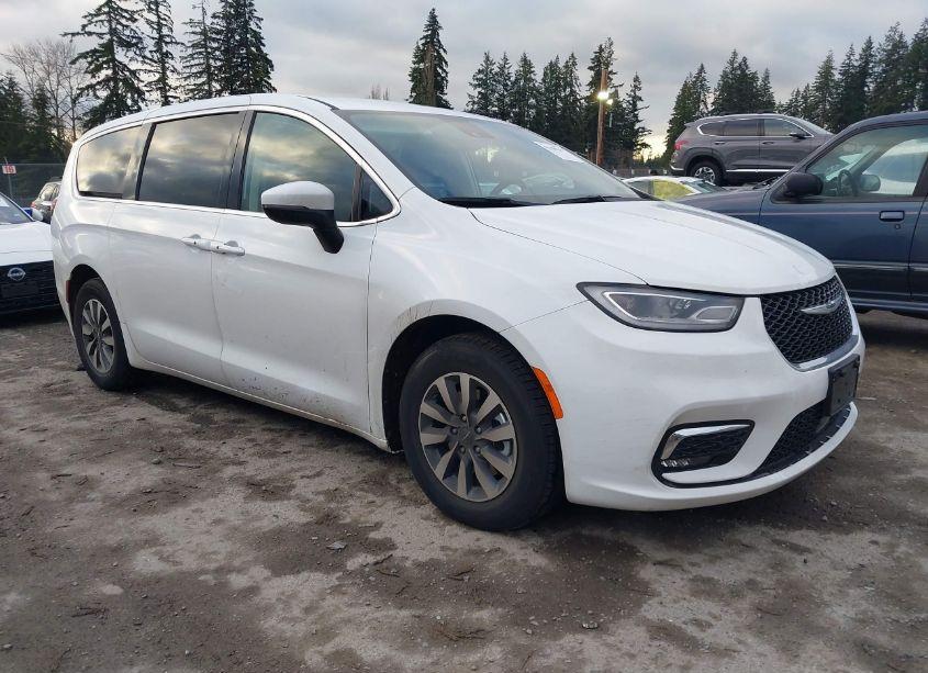 2023 Chrysler Pacifica HYBRID TOURING L (VIN 2C4RC1L70PR614219) main photo