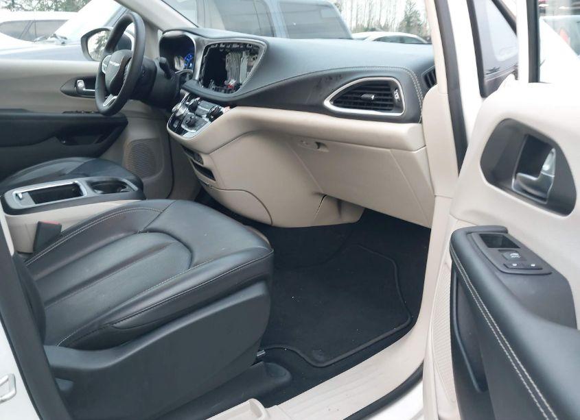 Photo 5 of 2023 Chrysler Pacifica HYBRID TOURING L (VIN 2C4RC1L70PR614219)