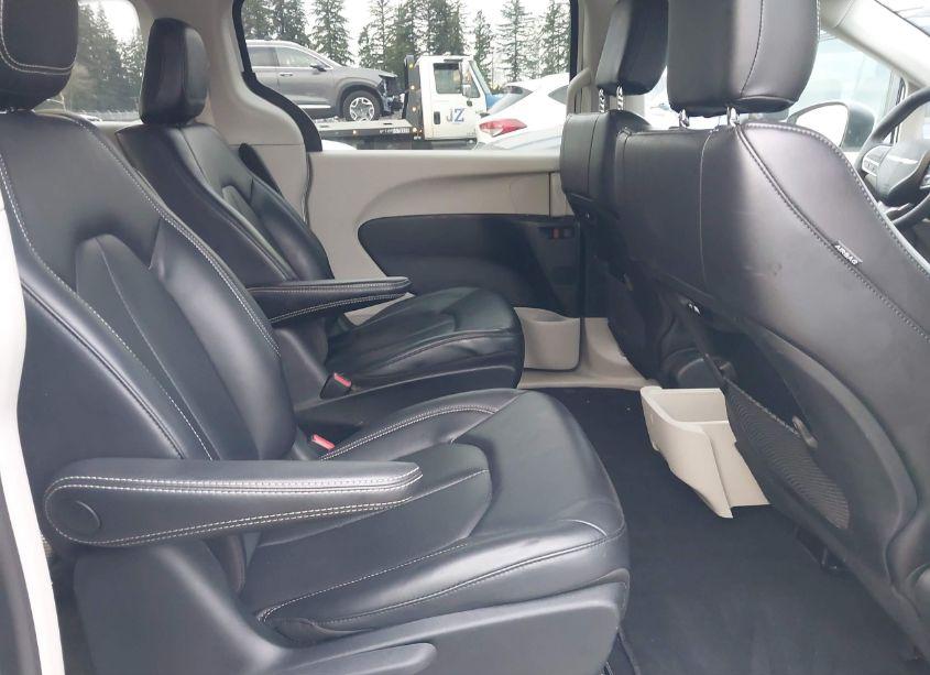 Photo 8 of 2023 Chrysler Pacifica HYBRID TOURING L (VIN 2C4RC1L70PR614219)