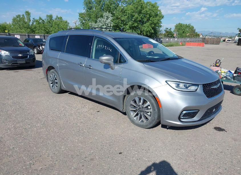 2021 Chrysler Pacifica HYBRID TOURING L (VIN 2C4RC1L71MR586149) main photo