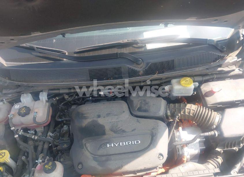 Photo 10 of 2021 Chrysler Pacifica HYBRID TOURING L (VIN 2C4RC1L71MR586149)