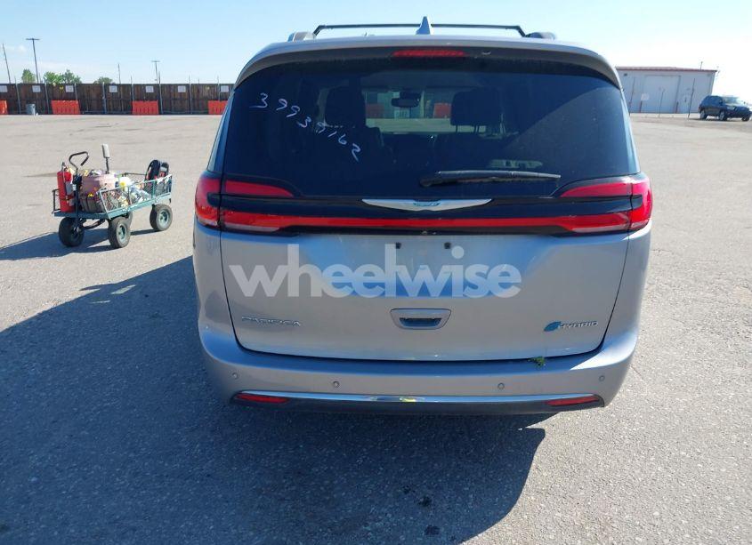 Photo 16 of 2021 Chrysler Pacifica HYBRID TOURING L (VIN 2C4RC1L71MR586149)