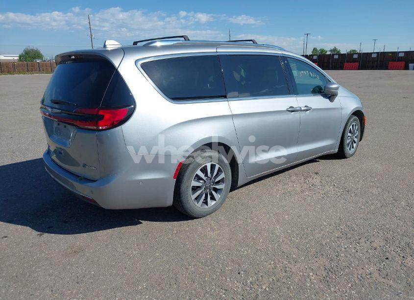 Photo 4 of 2021 Chrysler Pacifica HYBRID TOURING L (VIN 2C4RC1L71MR586149)