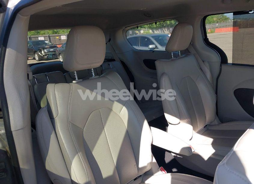 Photo 8 of 2021 Chrysler Pacifica HYBRID TOURING L (VIN 2C4RC1L71MR586149)