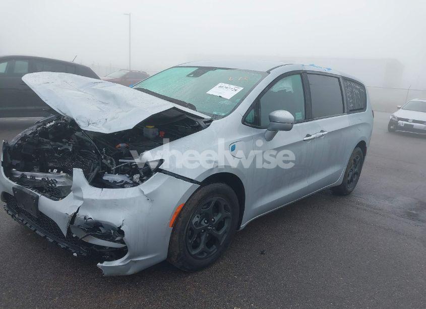 Photo 2 of 2022 Chrysler Pacifica HYBRID TOURING L (VIN 2C4RC1L71NR209452)