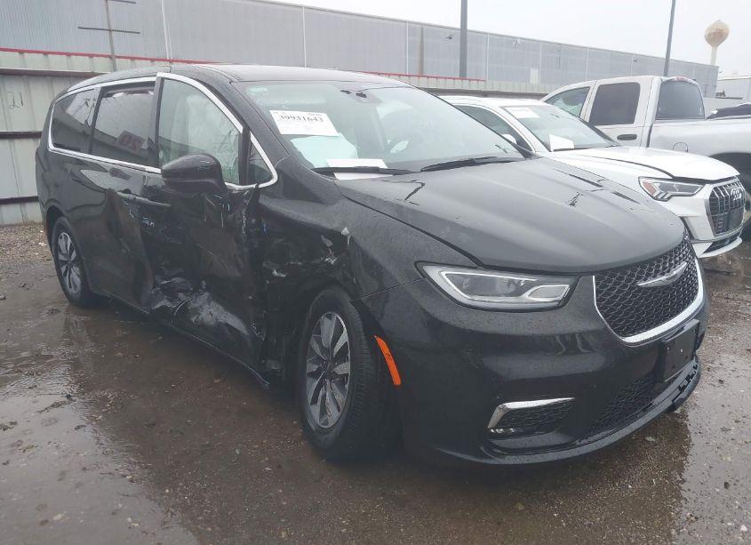 2023 Chrysler Pacifica HYBRID TOURING L (VIN 2C4RC1L71PR556752) main photo