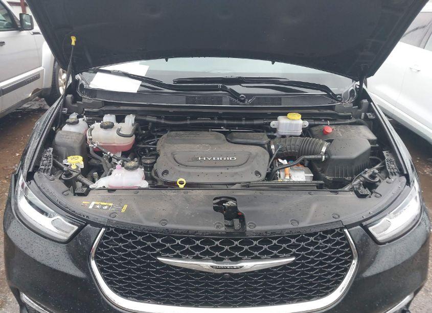 Photo 10 of 2023 Chrysler Pacifica HYBRID TOURING L (VIN 2C4RC1L71PR556752)