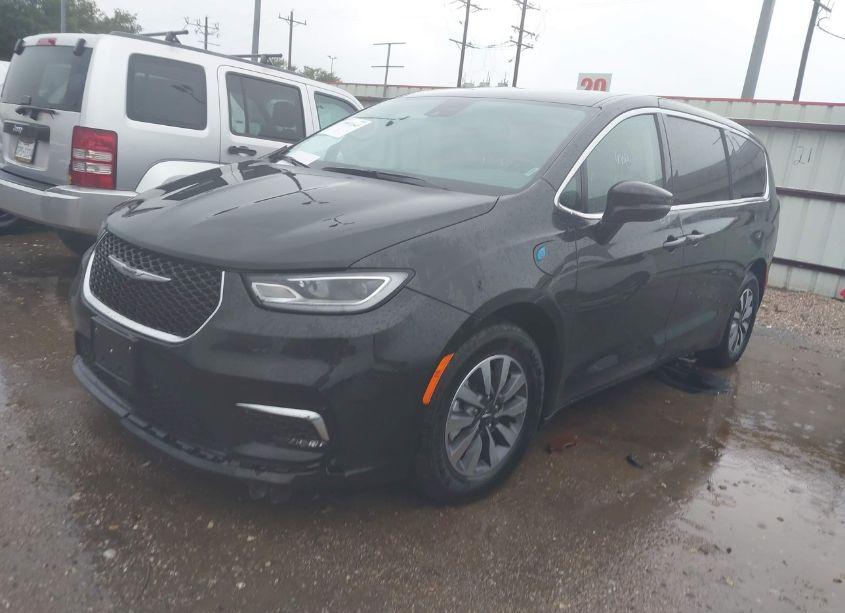 Photo 2 of 2023 Chrysler Pacifica HYBRID TOURING L (VIN 2C4RC1L71PR556752)