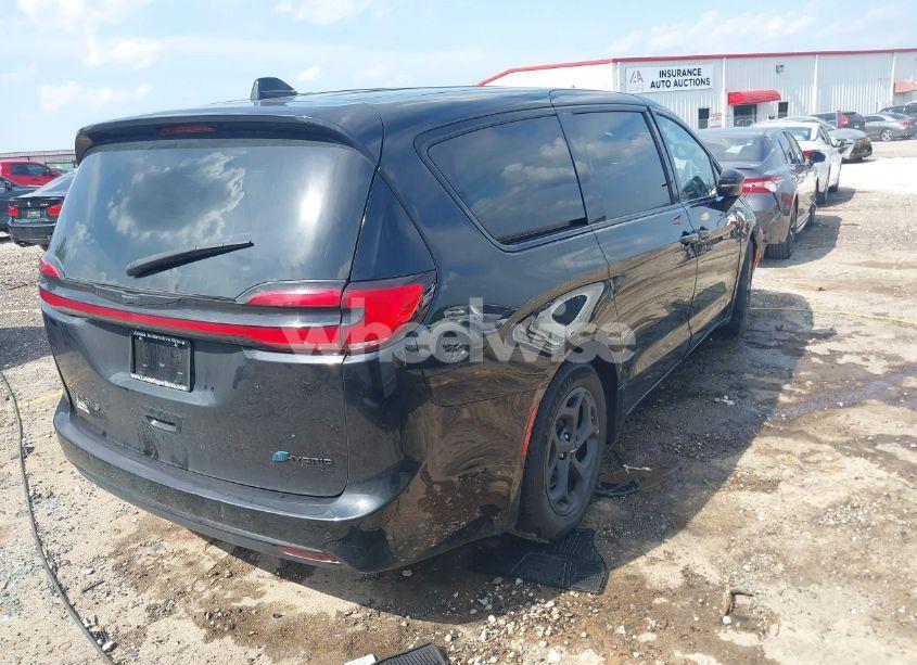 Photo 4 of 2022 Chrysler Pacifica HYBRID TOURING L (VIN 2C4RC1L72NR173562)