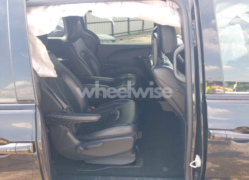 Photo 8 of 2022 Chrysler Pacifica HYBRID TOURING L (VIN 2C4RC1L72NR173562)