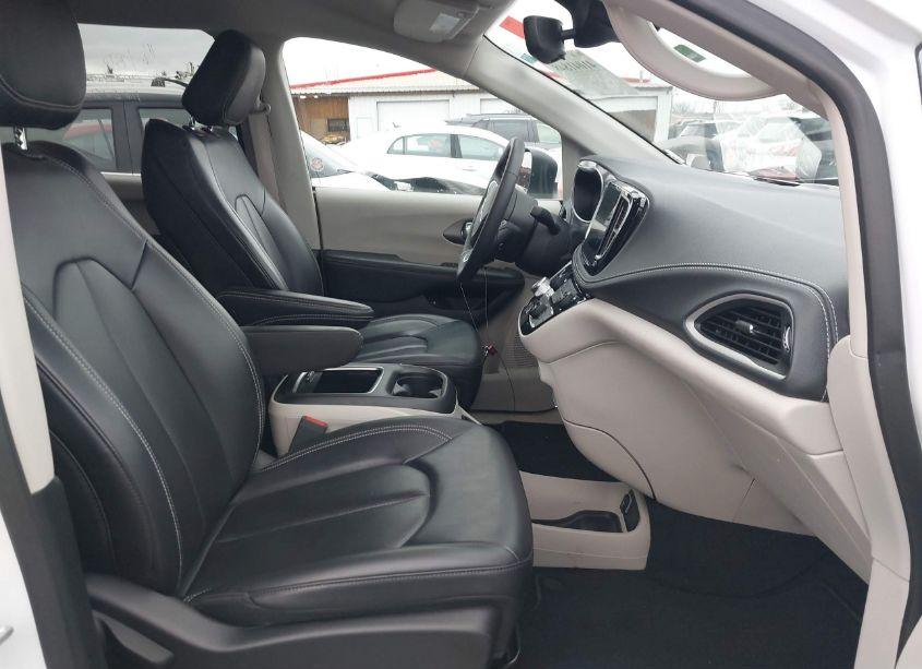 Photo 5 of 2023 Chrysler Pacifica HYBRID TOURING L (VIN 2C4RC1L72PR554346)