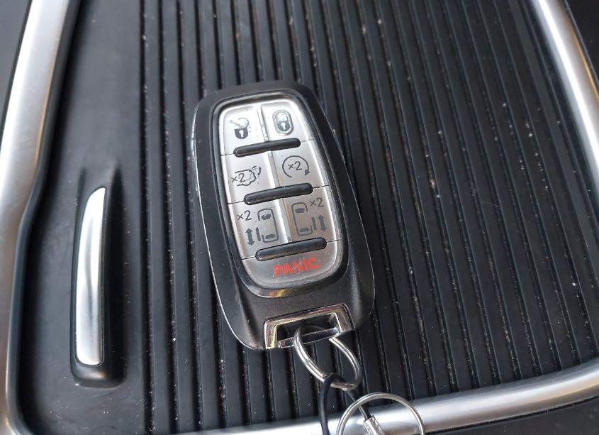 Photo 11 of 2022 Chrysler Pacifica HYBRID TOURING L (VIN 2C4RC1L73NR122667)