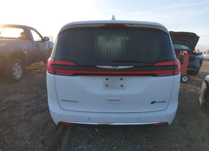 Photo 16 of 2022 Chrysler Pacifica HYBRID TOURING L (VIN 2C4RC1L73NR122667)