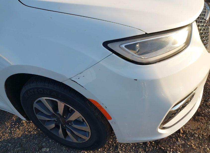 Photo 17 of 2022 Chrysler Pacifica HYBRID TOURING L (VIN 2C4RC1L73NR122667)