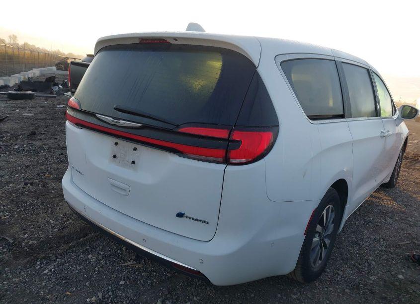 Photo 4 of 2022 Chrysler Pacifica HYBRID TOURING L (VIN 2C4RC1L73NR122667)