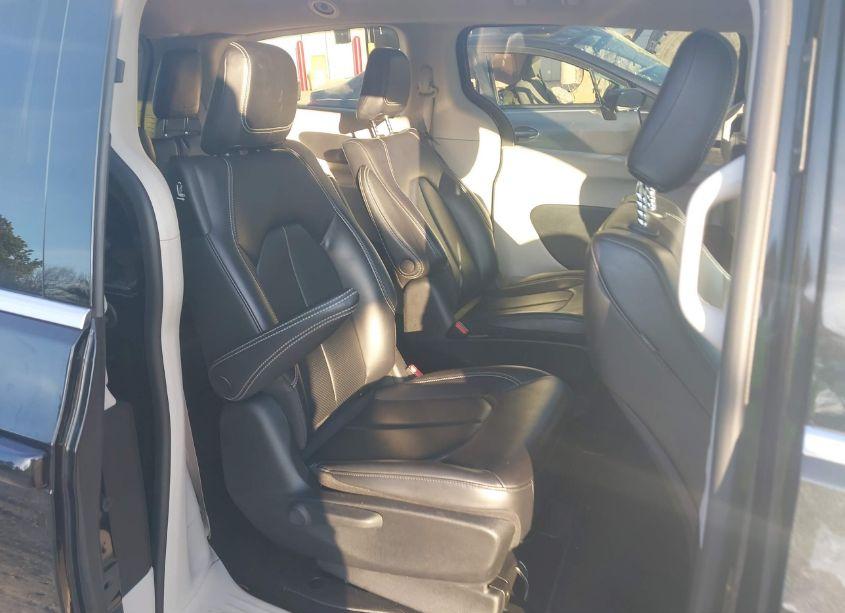 Photo 8 of 2023 Chrysler Pacifica HYBRID TOURING L (VIN 2C4RC1L73PR523025)