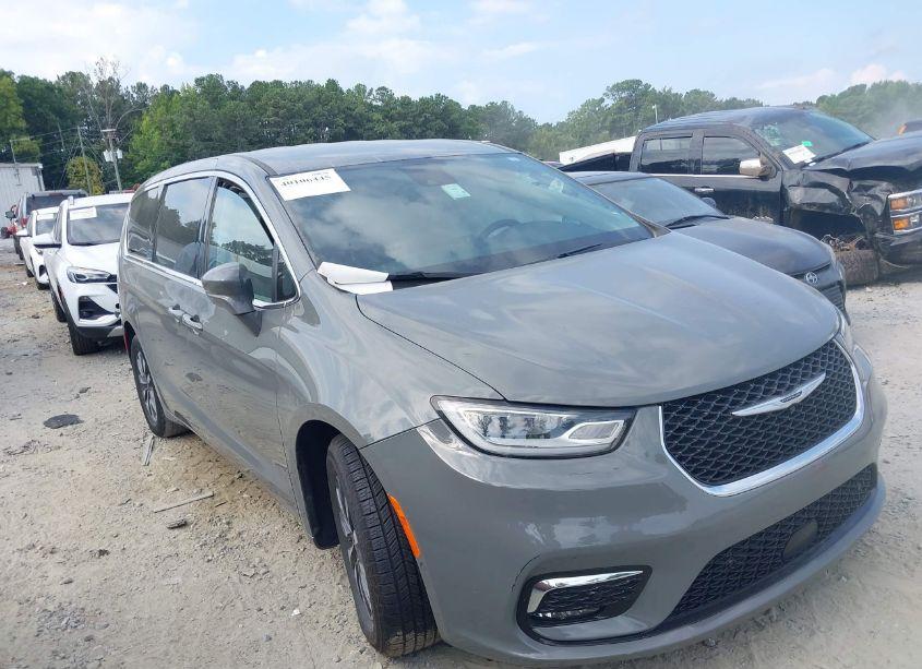 Photo 13 of 2022 Chrysler Pacifica HYBRID TOURING L (VIN 2C4RC1L74NR124153)