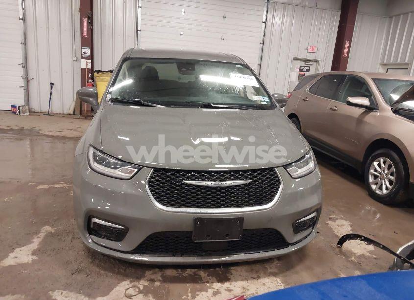 Photo 12 of 2022 Chrysler Pacifica HYBRID TOURING L (VIN 2C4RC1L74NR134875)