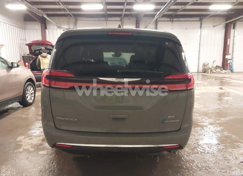 Photo 16 of 2022 Chrysler Pacifica HYBRID TOURING L (VIN 2C4RC1L74NR134875)