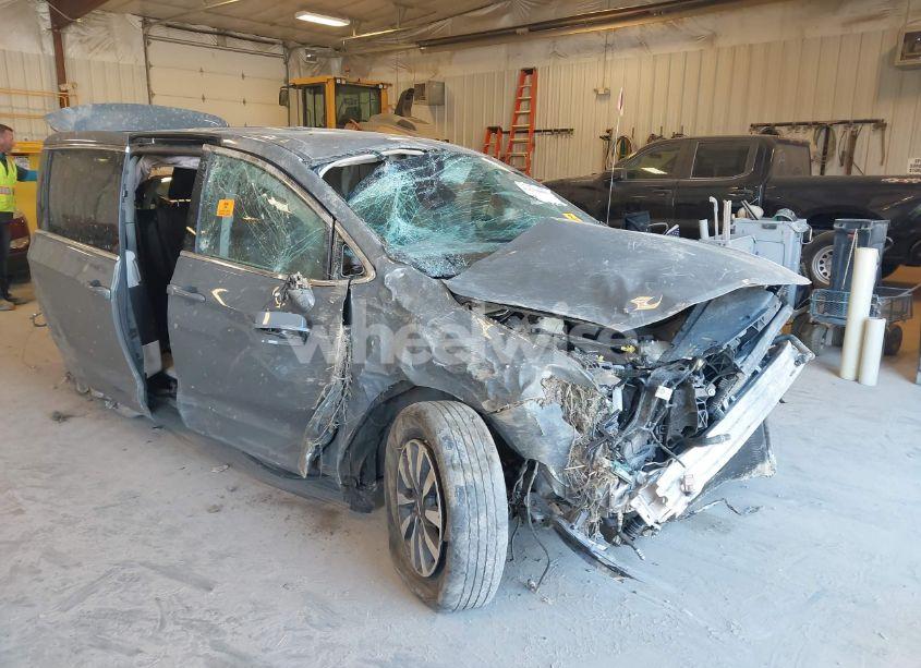 2022 Chrysler Pacifica HYBRID TOURING L (VIN 2C4RC1L74NR212569) main photo