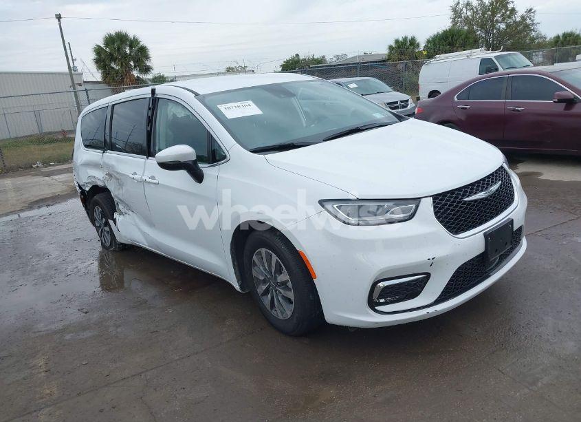 2023 Chrysler Pacifica HYBRID TOURING L (VIN 2C4RC1L74PR579734) main photo