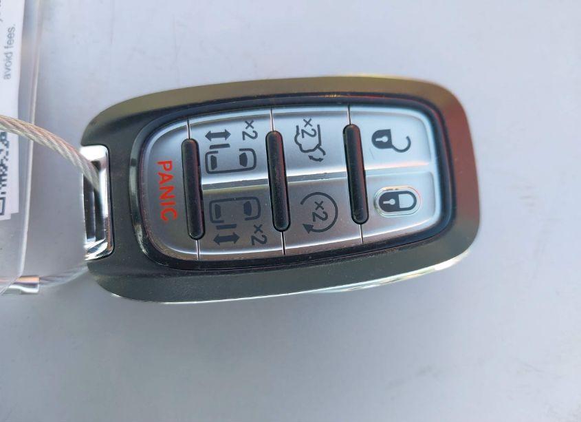 Photo 11 of 2023 Chrysler Pacifica HYBRID TOURING L (VIN 2C4RC1L74PR626499)