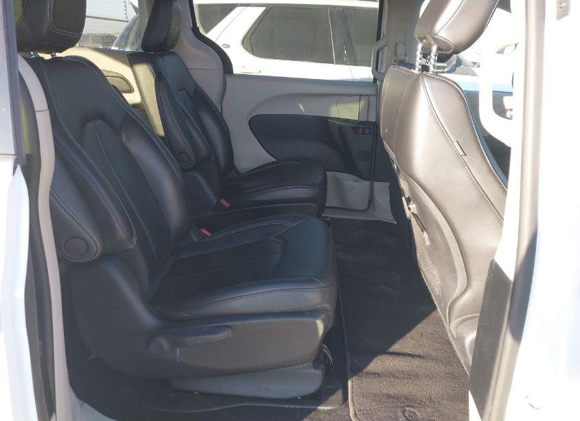 Photo 8 of 2023 Chrysler Pacifica HYBRID TOURING L (VIN 2C4RC1L74PR626499)