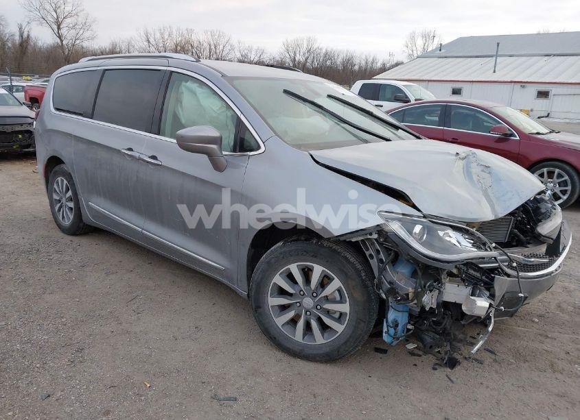 2020 Chrysler Pacifica HYBRID TOURING L (VIN 2C4RC1L75LR217650) main photo