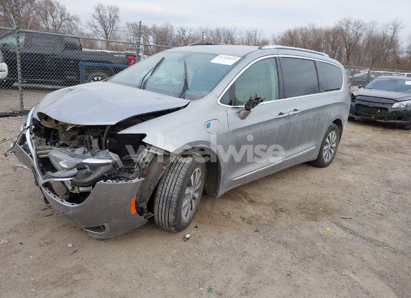 Photo 2 of 2020 Chrysler Pacifica HYBRID TOURING L (VIN 2C4RC1L75LR217650)
