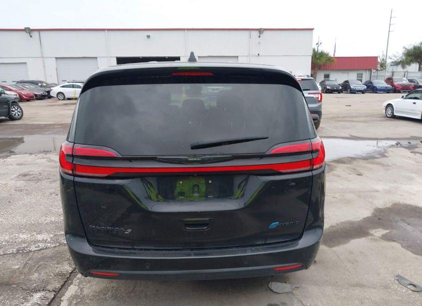 Photo 16 of 2022 Chrysler Pacifica HYBRID TOURING L (VIN 2C4RC1L75NR130530)